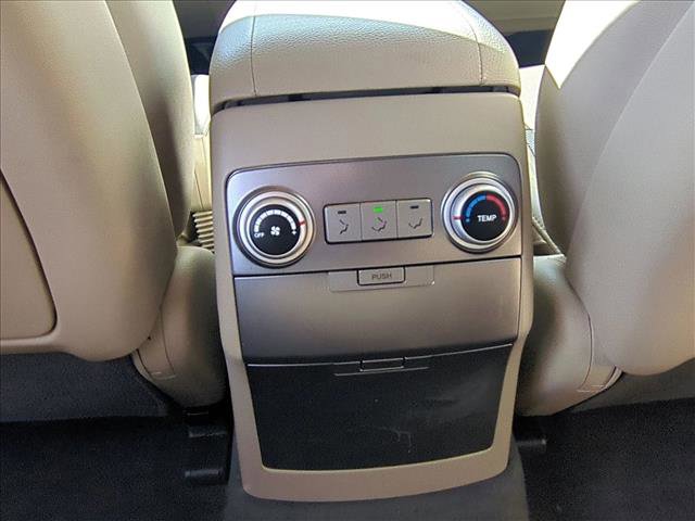 Used 2011 Hyundai Veracruz Limited image 16