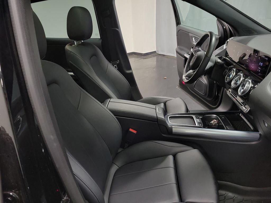Used 2024 Mercedes-Benz GLA 250 4MATIC image 23