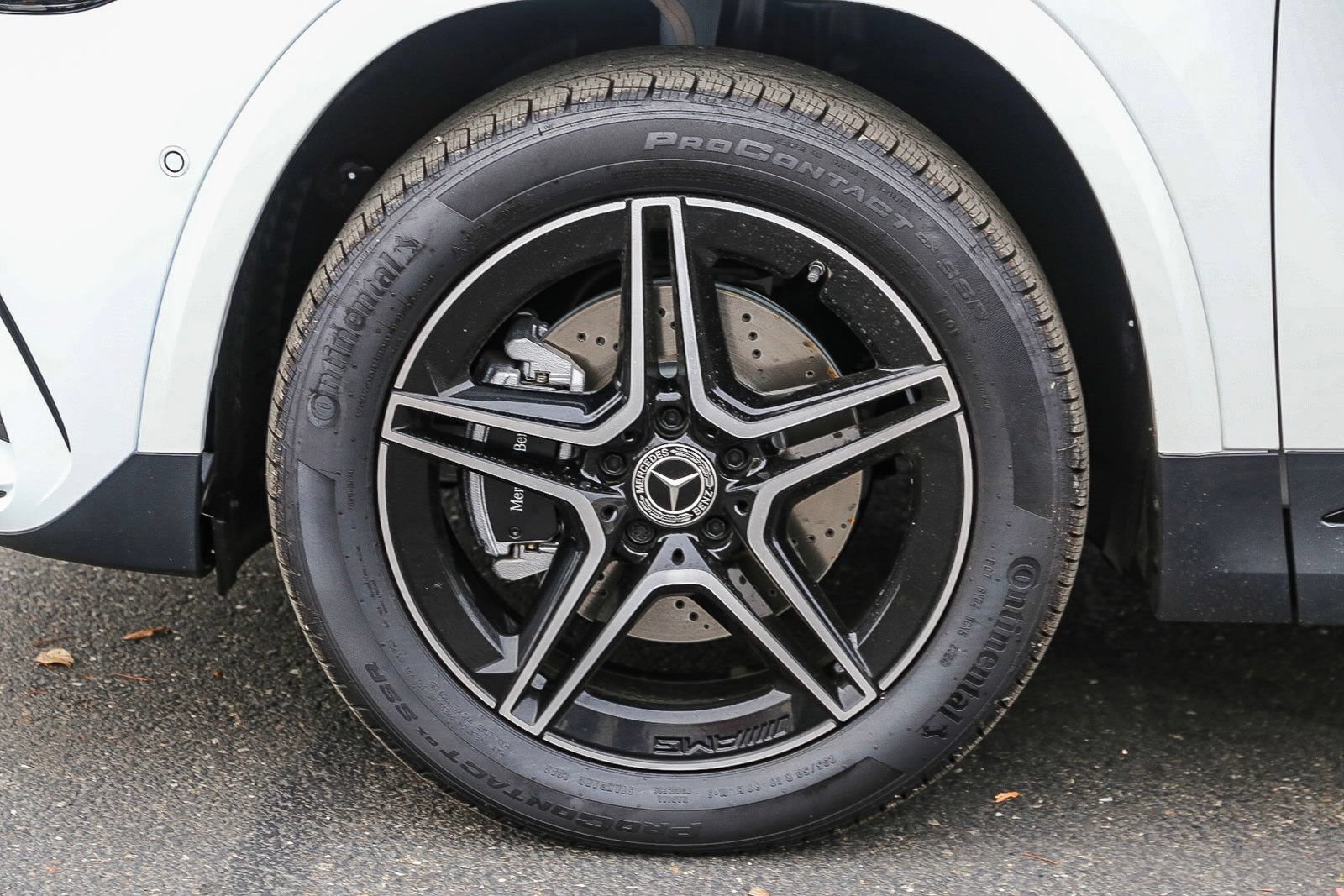 Used 2025 Mercedes-Benz GLA 250 4MATIC image 11