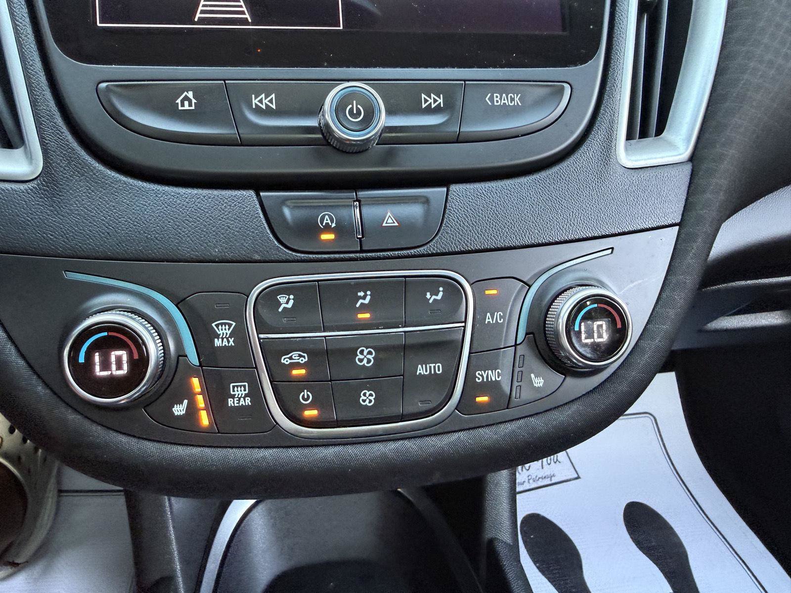 Used 2022 Chevrolet Malibu LT FWD image 35