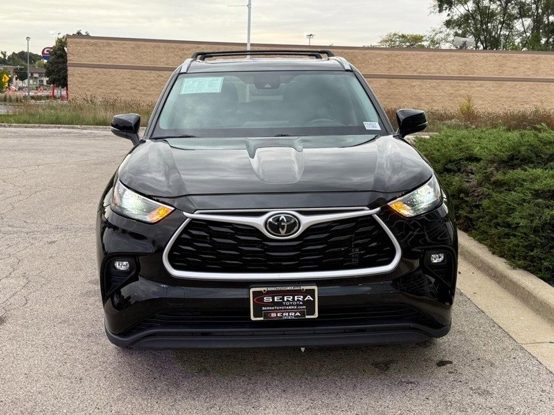 Used 2024 Toyota Highlander XLE image 8