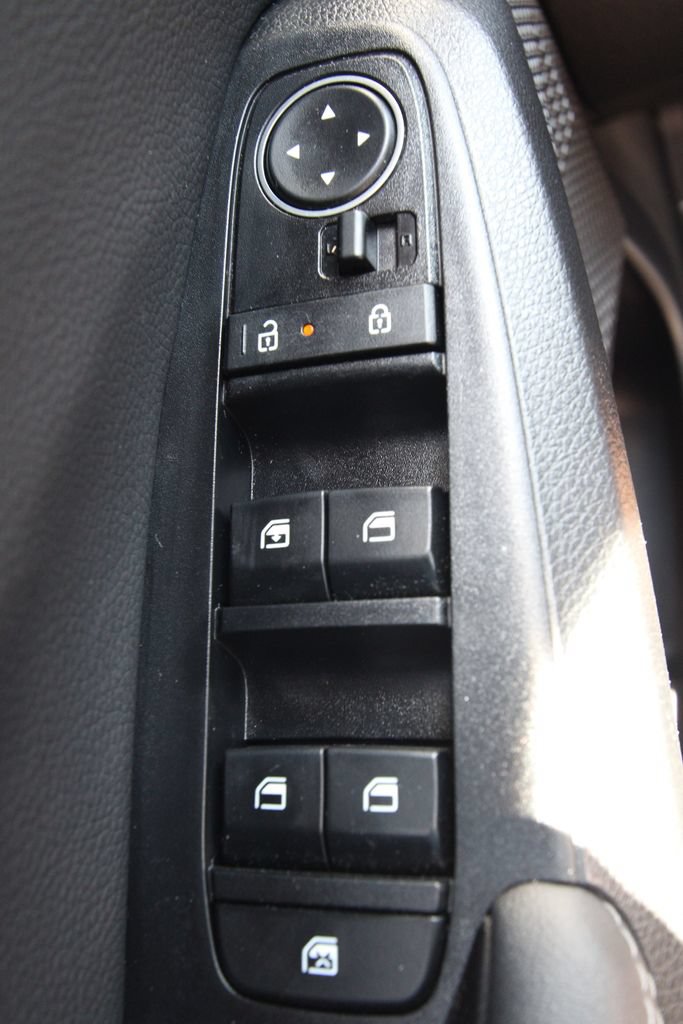 Used 2024 Kia Seltos S FWD image 22