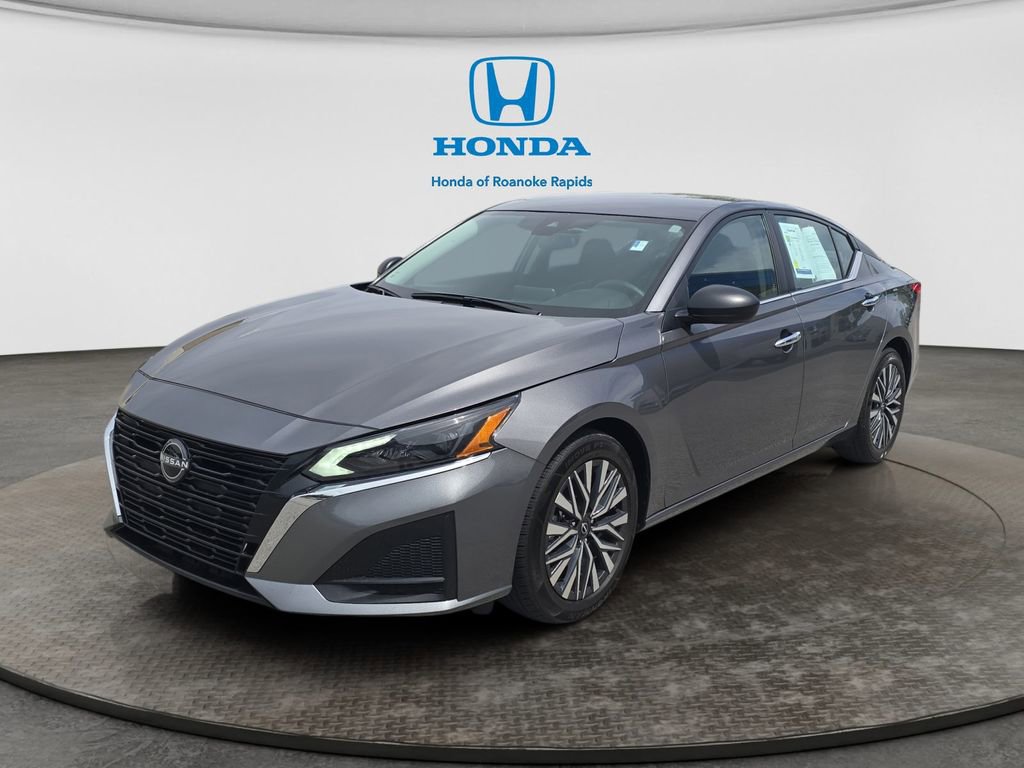 Used 2024 Nissan Altima 2.5 SV FWD image 1