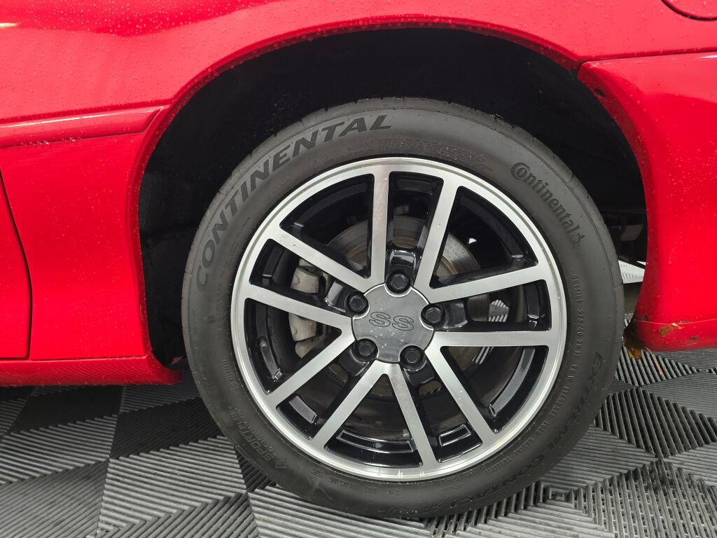 Used 2002 Chevrolet Camaro Z28 w/ SS Performance/Appearance Pkg RWD image 16
