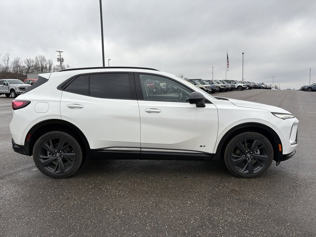 Used 2024 Buick Envision Sport Touring image 6