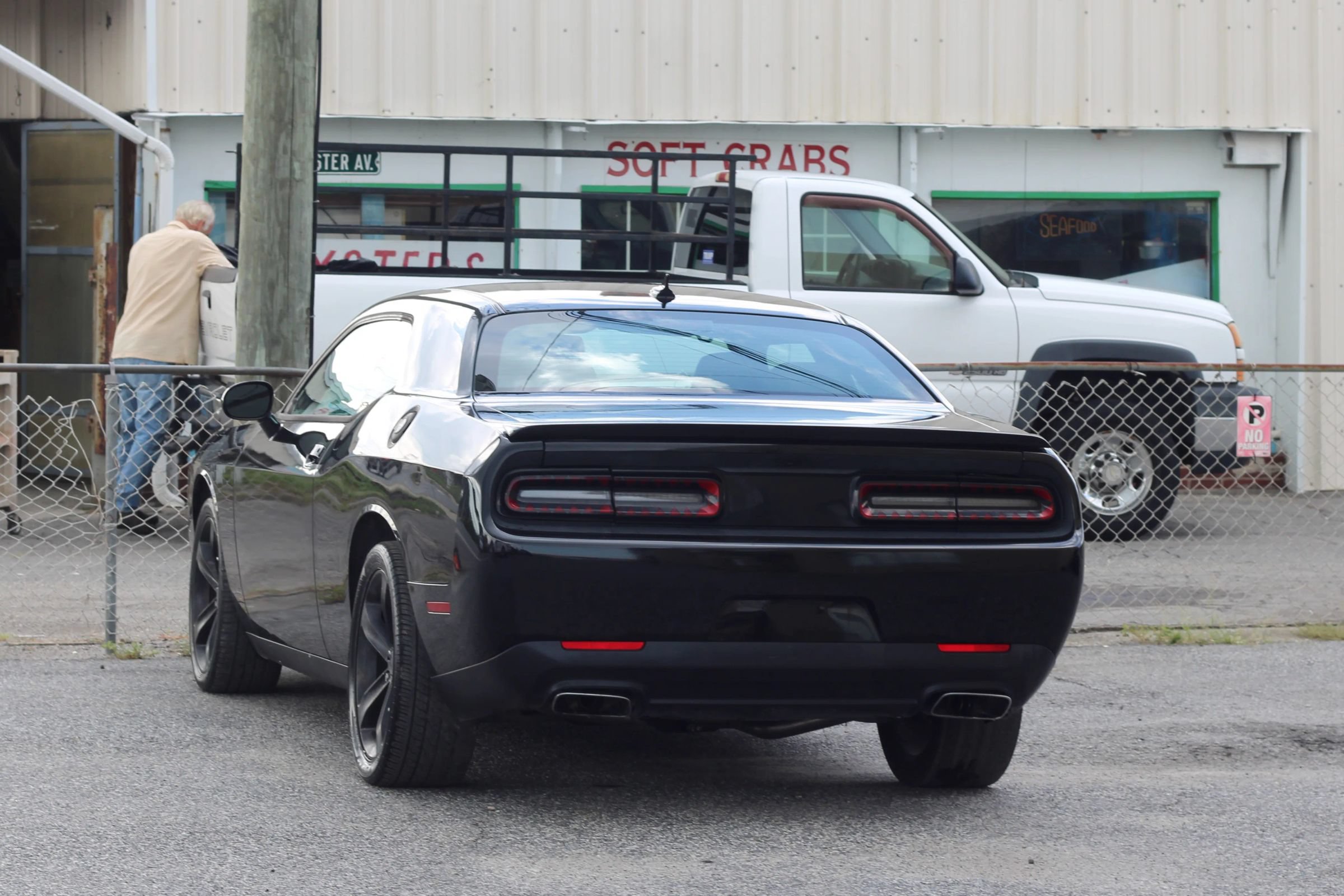 Used 2015 Dodge Challenger R/T w/ Quick Order Package 28B R/T RWD image 6