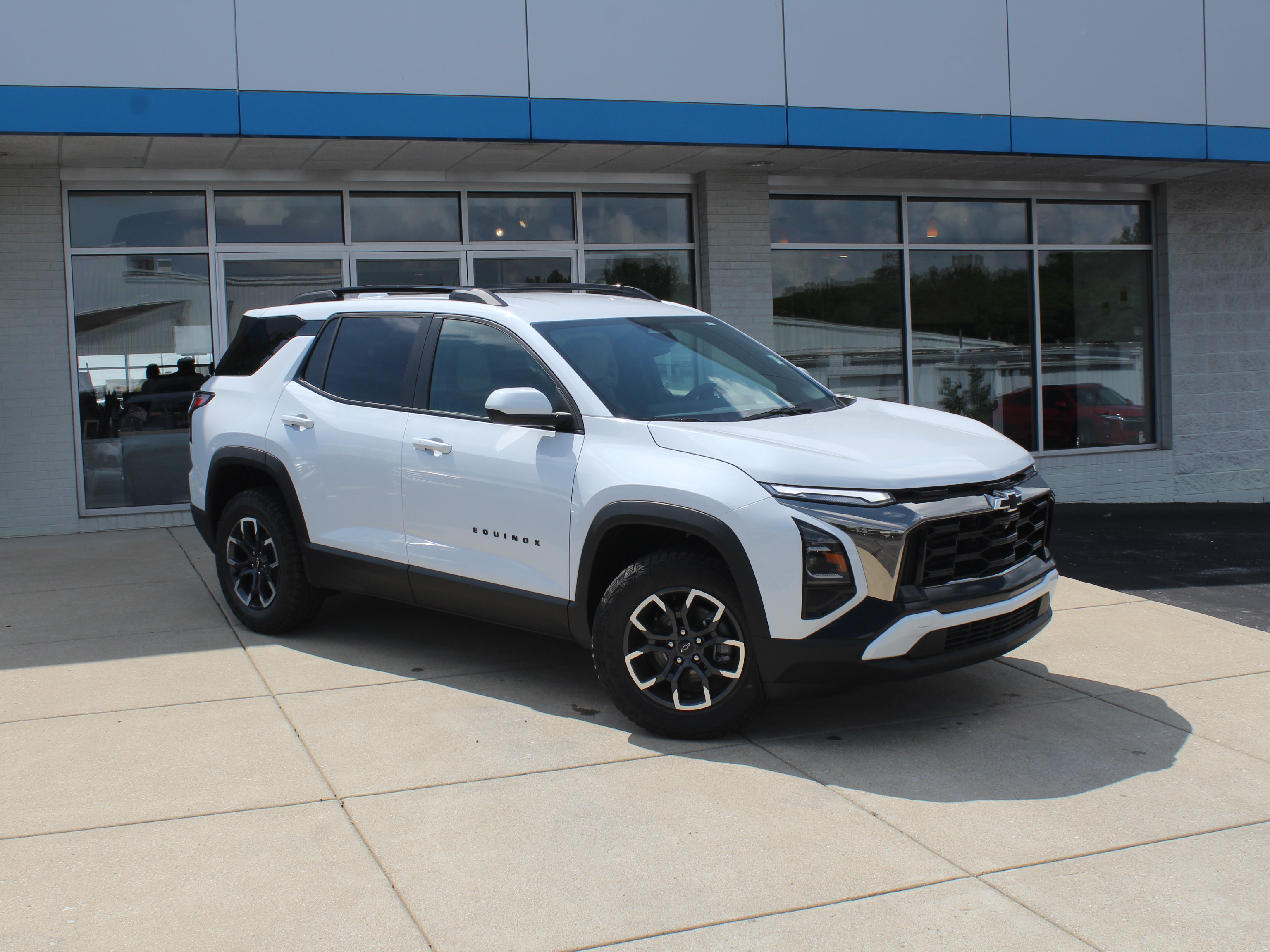 New 2026 Chevrolet Equinox ACTIV FWD image 2