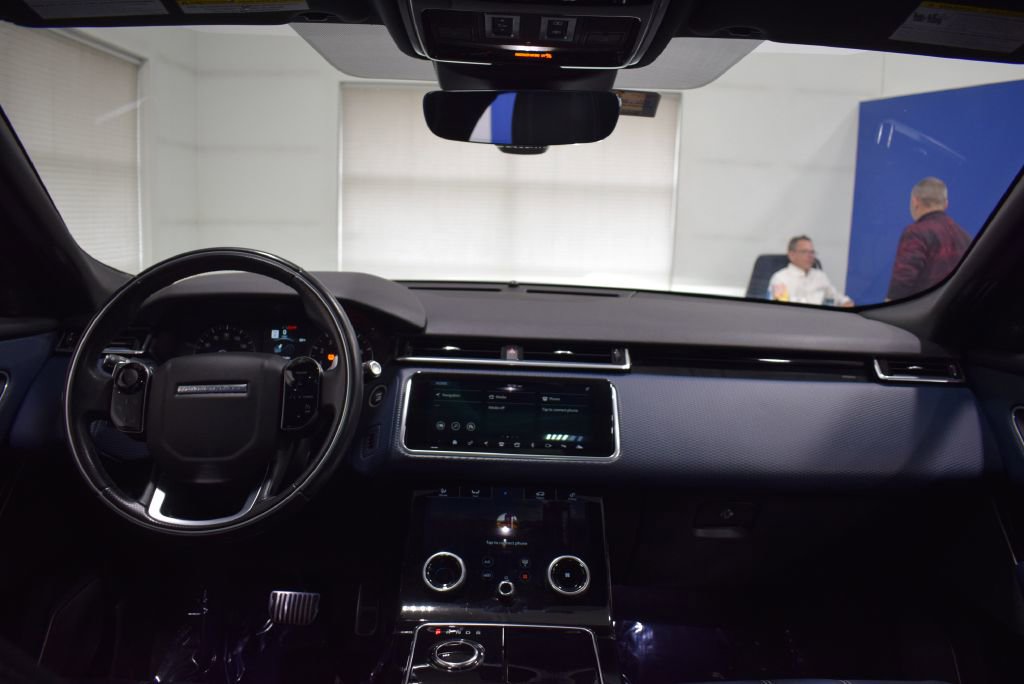 Used 2020 Land Rover Range Rover Velar R-Dynamic S image 11