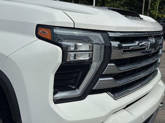 Used 2024 Chevrolet Silverado 3500 High Country w/ High Country Premium Package AWD/4WD image 11