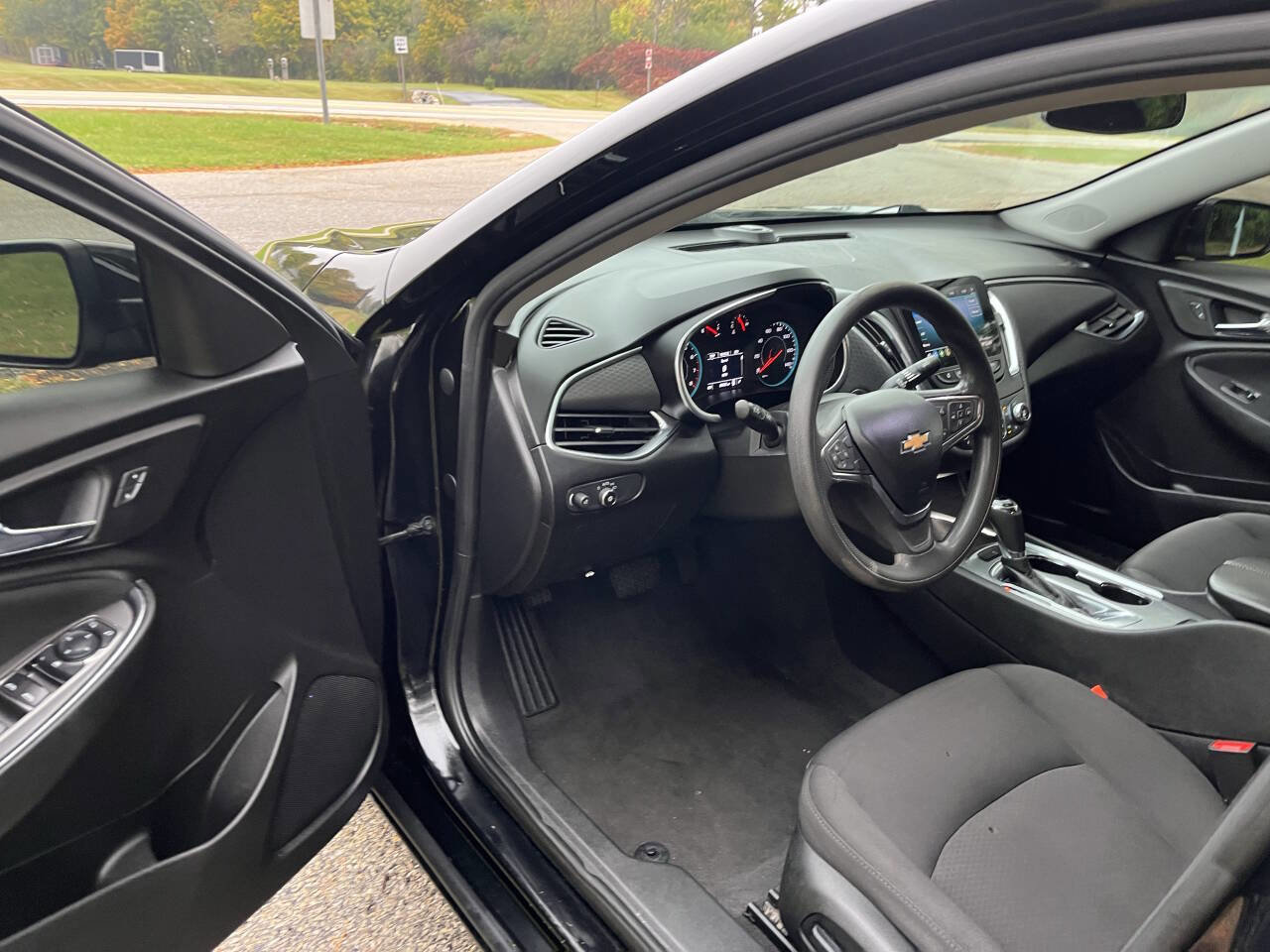 Used 2020 Chevrolet Malibu LT image 20