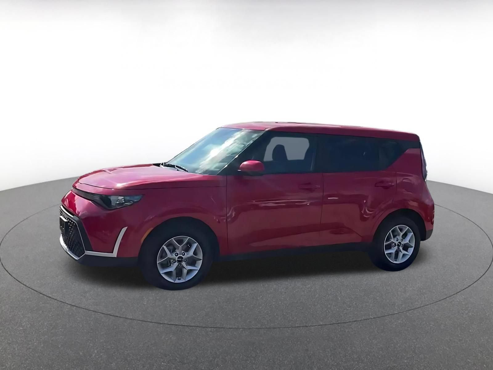 Used 2025 Kia Soul LX w/ LX Technology Package FWD image 8