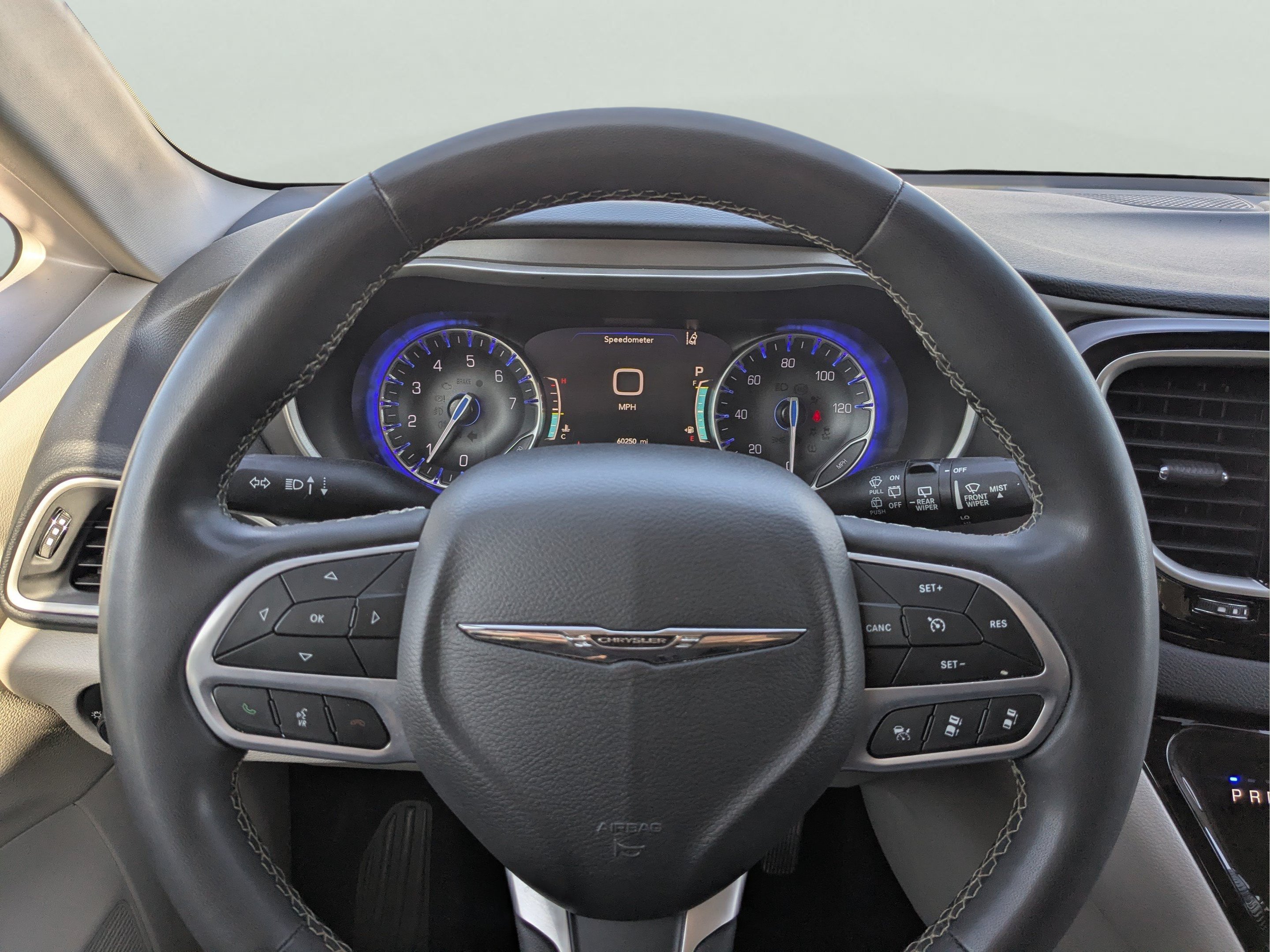 Used 2023 Chrysler Pacifica Touring-L FWD image 33