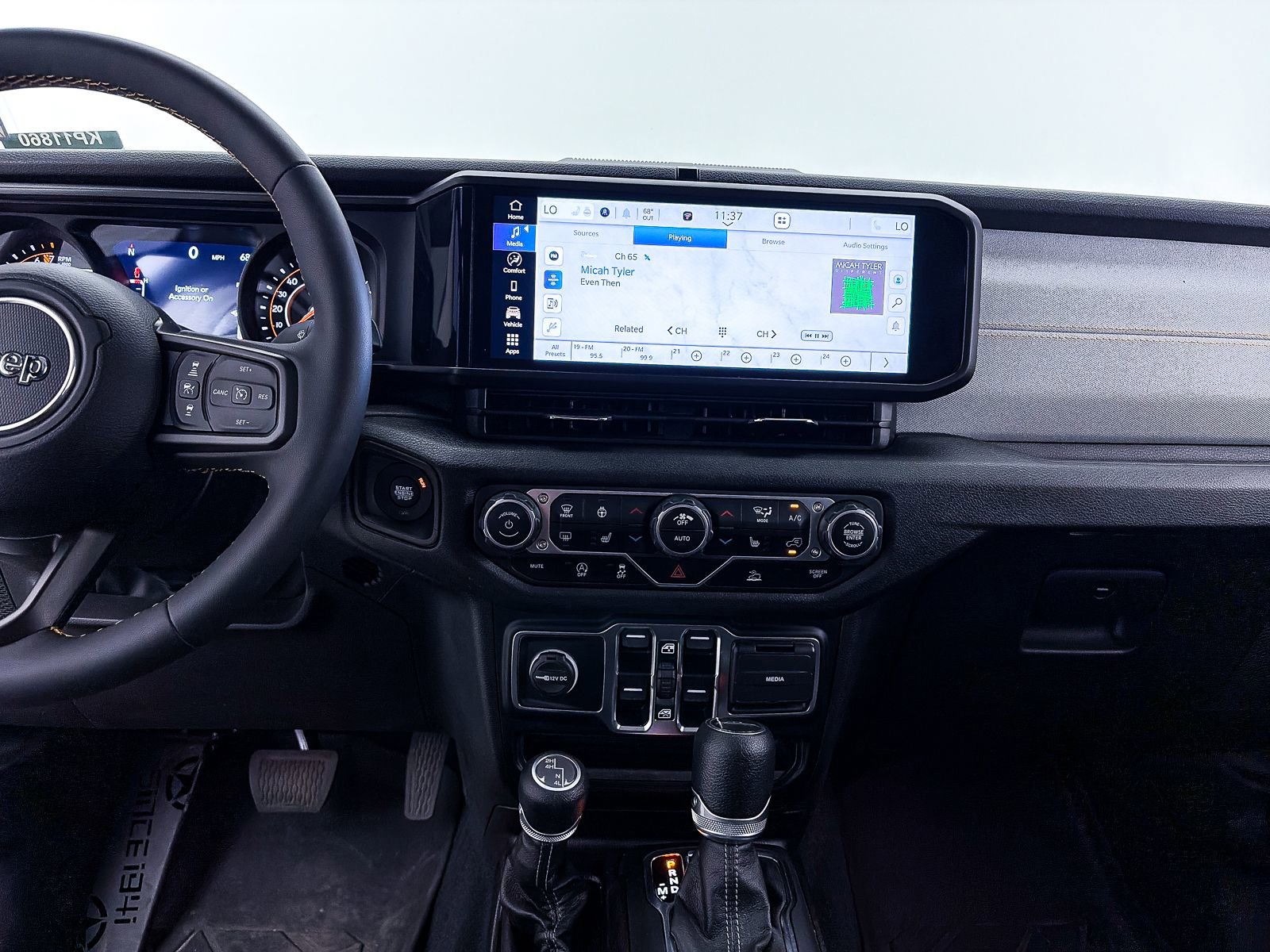 Used 2024 Jeep Gladiator Sport image 6
