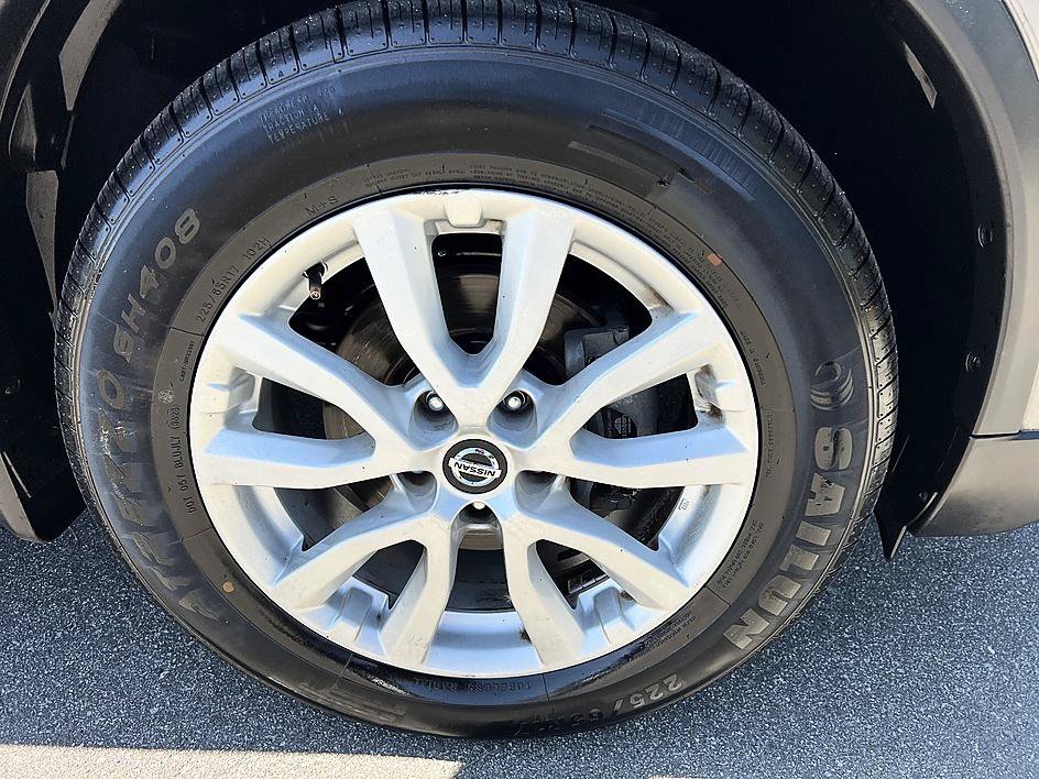 Used 2020 Nissan Rogue SV FWD image 12