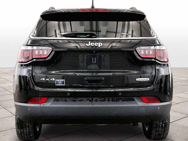 Used 2019 Jeep Compass Latitude w/ Popular Equipment Group AWD/4WD image 4