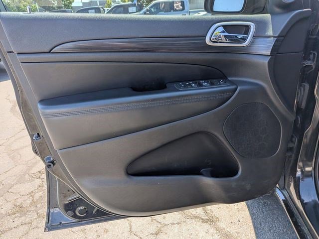 Used 2020 Jeep Grand Cherokee Altitude AWD/4WD image 15