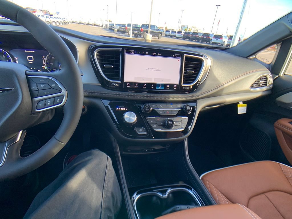 New 2026 Chrysler Pacifica Pinnacle AWD/4WD image 18