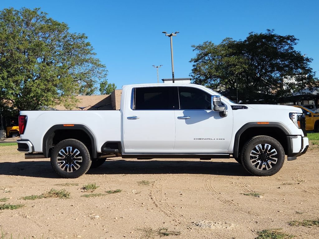 Used 2026 GMC Sierra 2500 Denali Ultimate AWD/4WD image 3