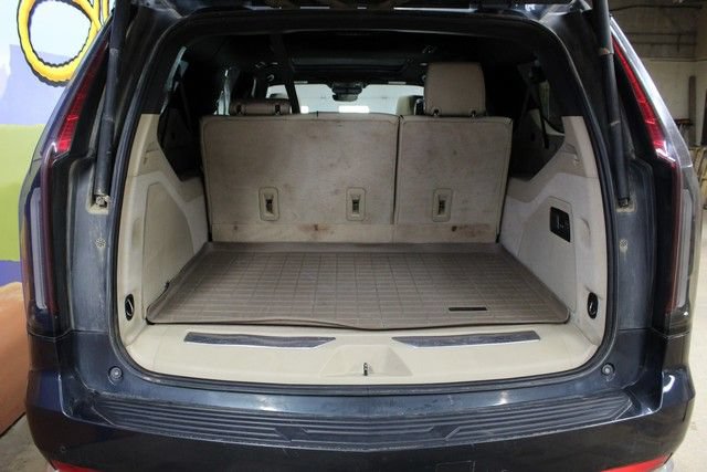 Certified 2022 Cadillac Escalade ESV Premium Luxury AWD/4WD image 6