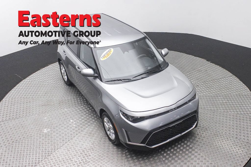 Used 2025 Kia Soul LX w/ LX Technology Package FWD image 3