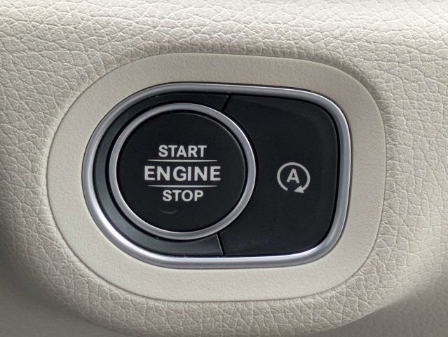 Used 2022 Mercedes-Benz GLS 450 4MATIC image 32