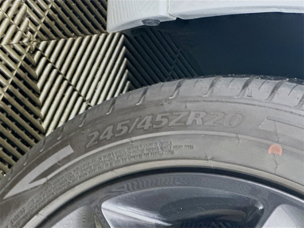 Used 2023 Chrysler 300 S image 32