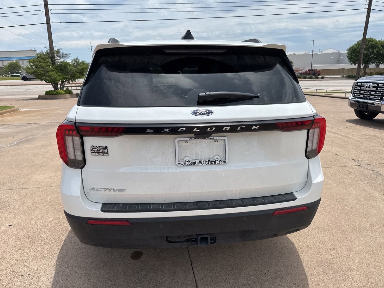 Used 2025 Ford Explorer Active RWD image 6