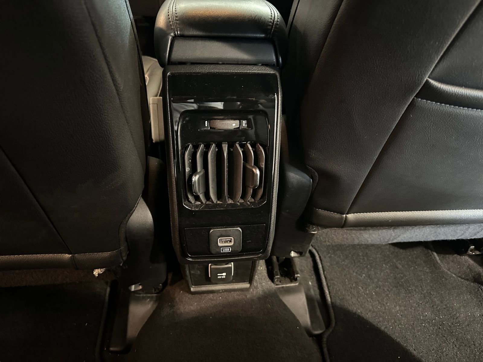 Used 2025 Jeep Compass Limited image 23