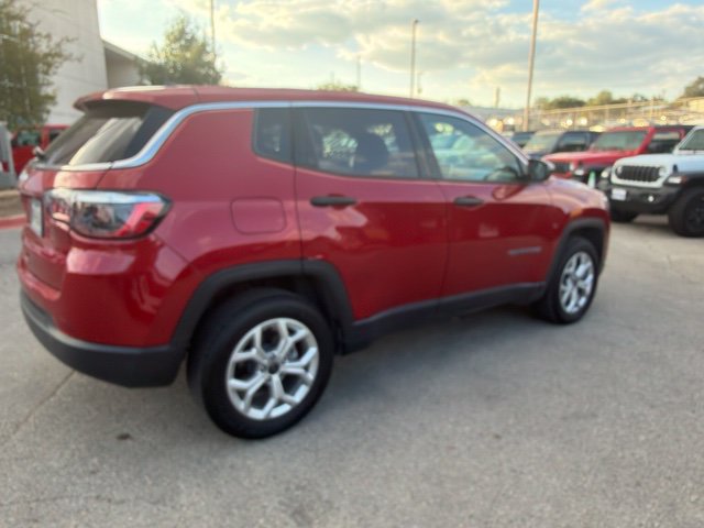 Used 2025 Jeep Compass Sport AWD/4WD image 2