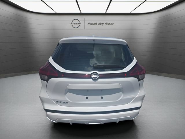 New 2025 Nissan Kicks Play S FWD image 4