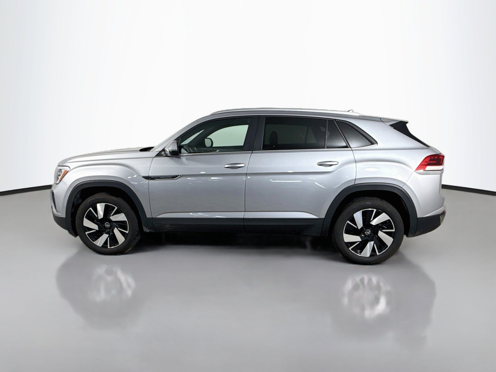 Used 2026 Volkswagen Atlas Cross Sport SE FWD image 6