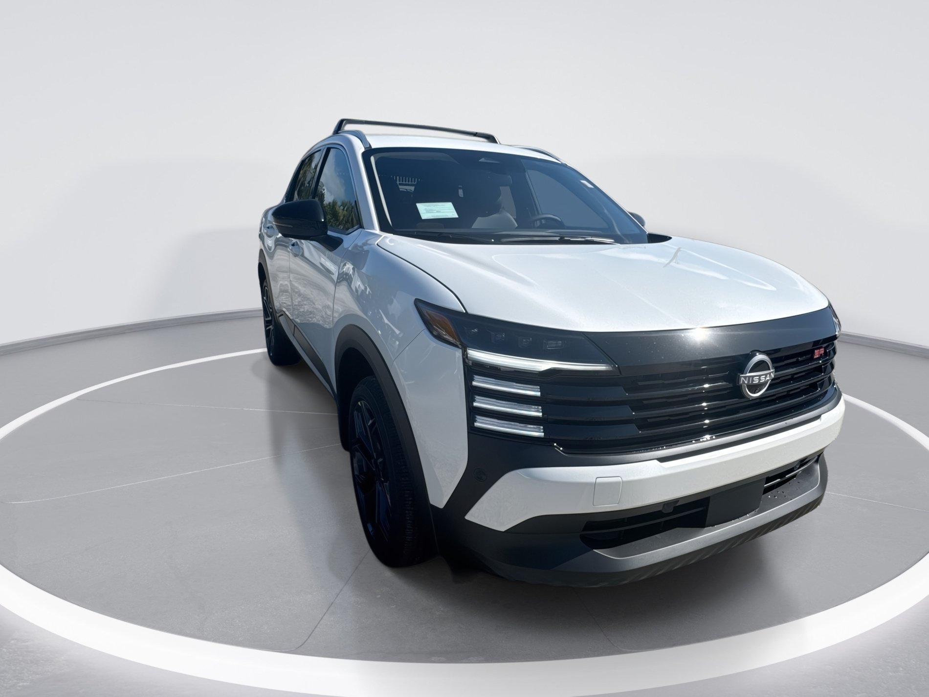 New 2026 Nissan Kicks SR w/ Cold Weather Package FWD image 2