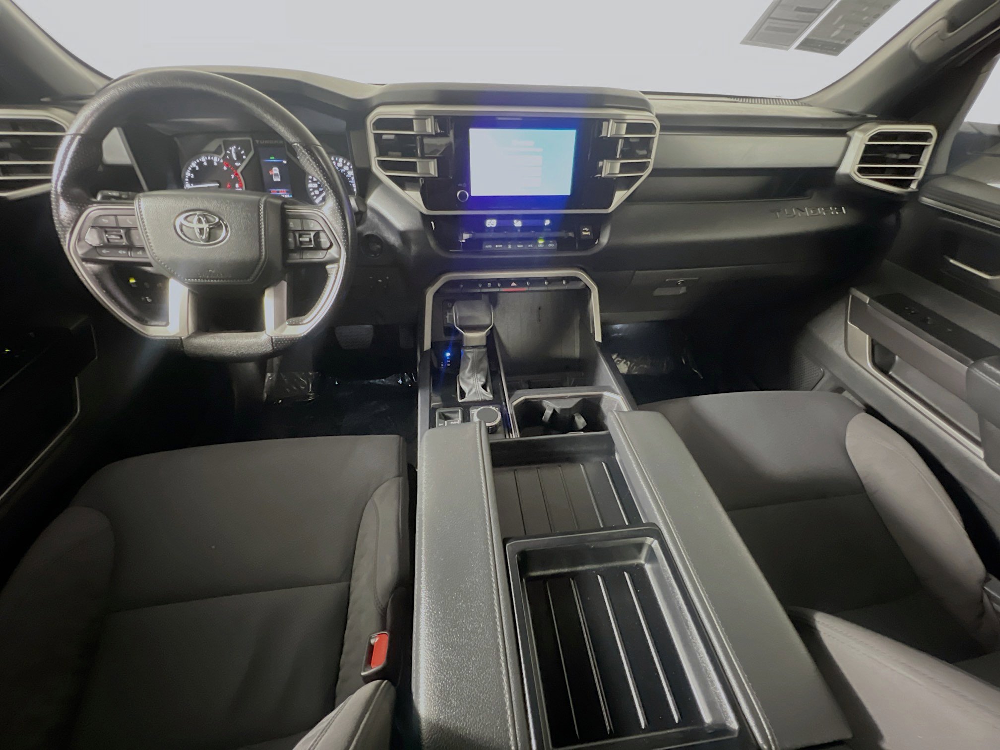Used 2025 Toyota Tundra SR5 w/ SR5 Convenience Package AWD/4WD image 30