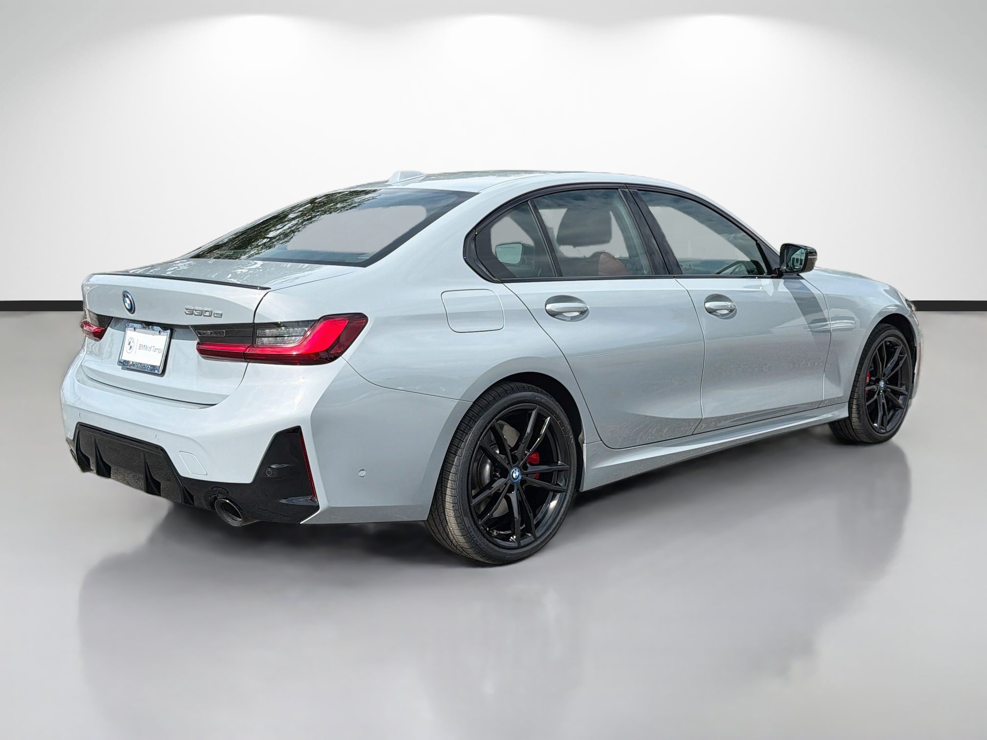 Used 2024 BMW 330e w/ Premium Package RWD image 3