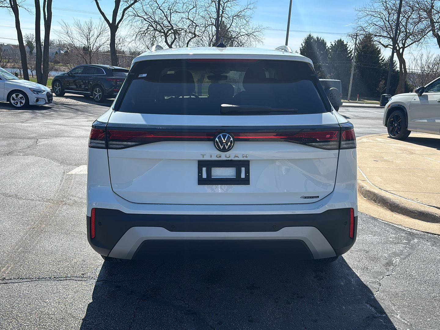 Used 2025 Volkswagen Tiguan S image 6