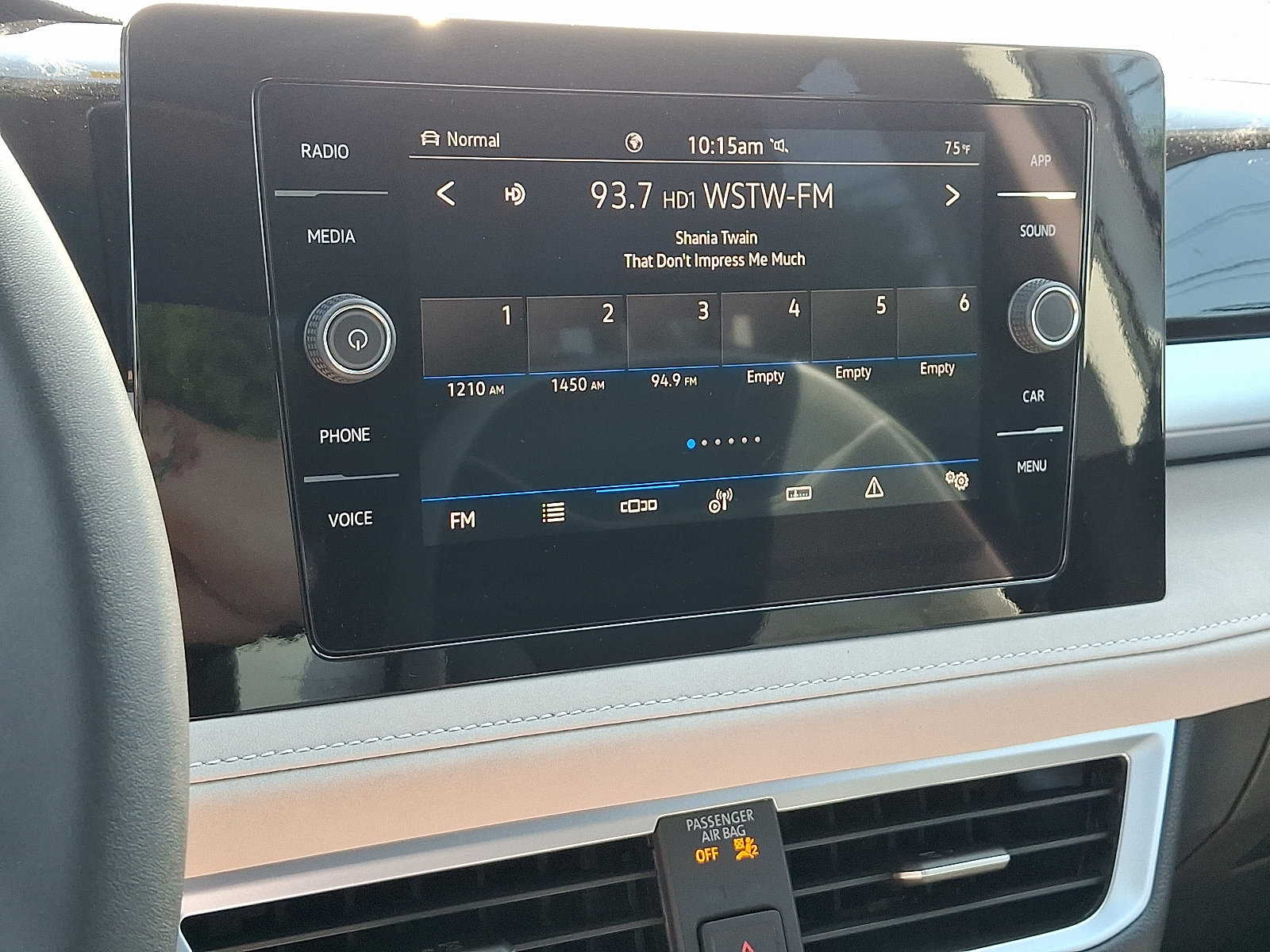 New 2025 Volkswagen Taos SE AWD/4WD image 13