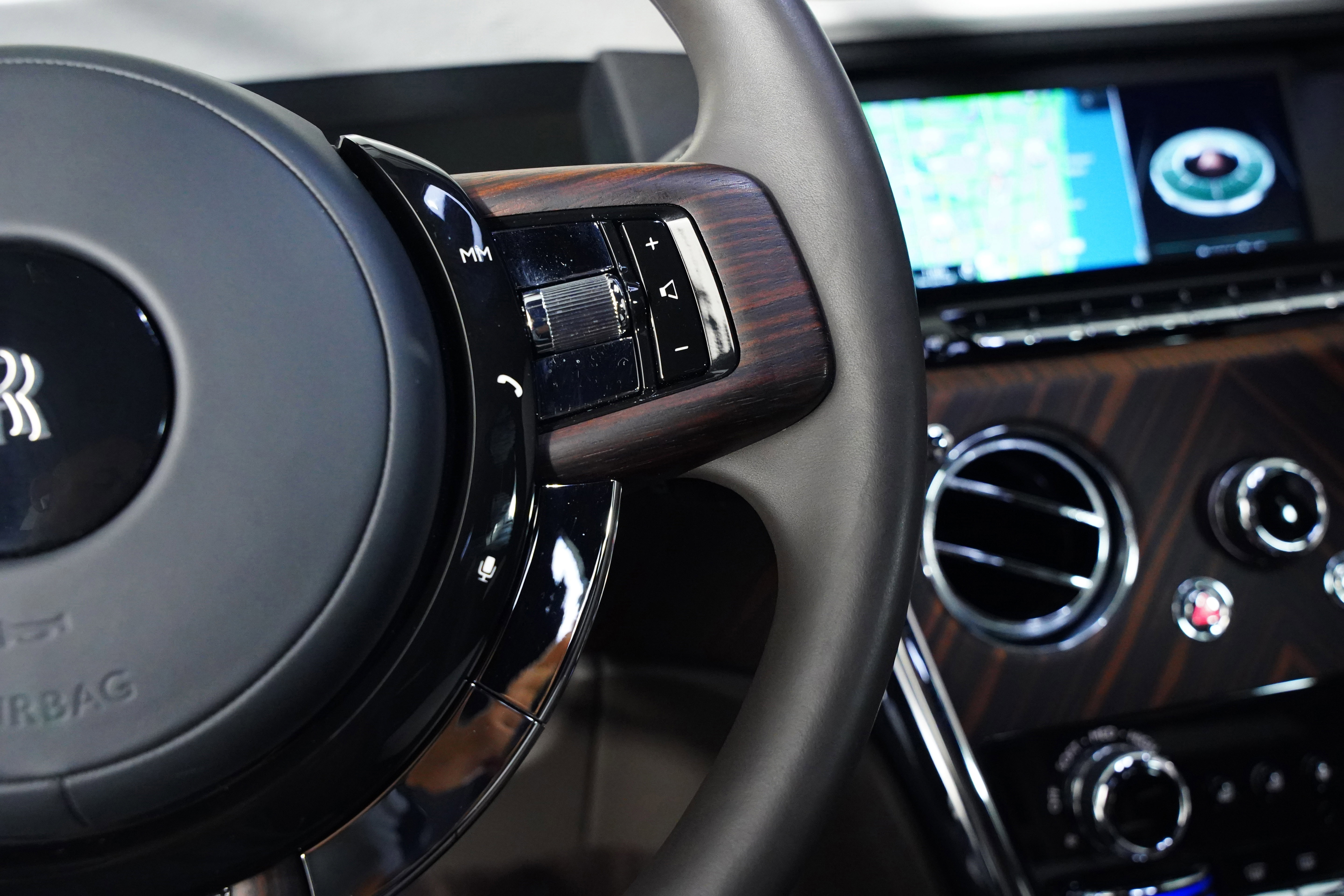 Used 2023 Rolls-Royce Cullinan w/ Cullinan Package image 62