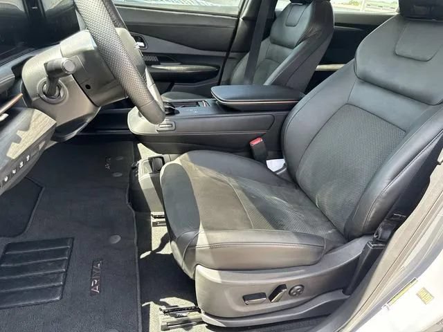 Used 2024 Nissan Ariya AWD image 29