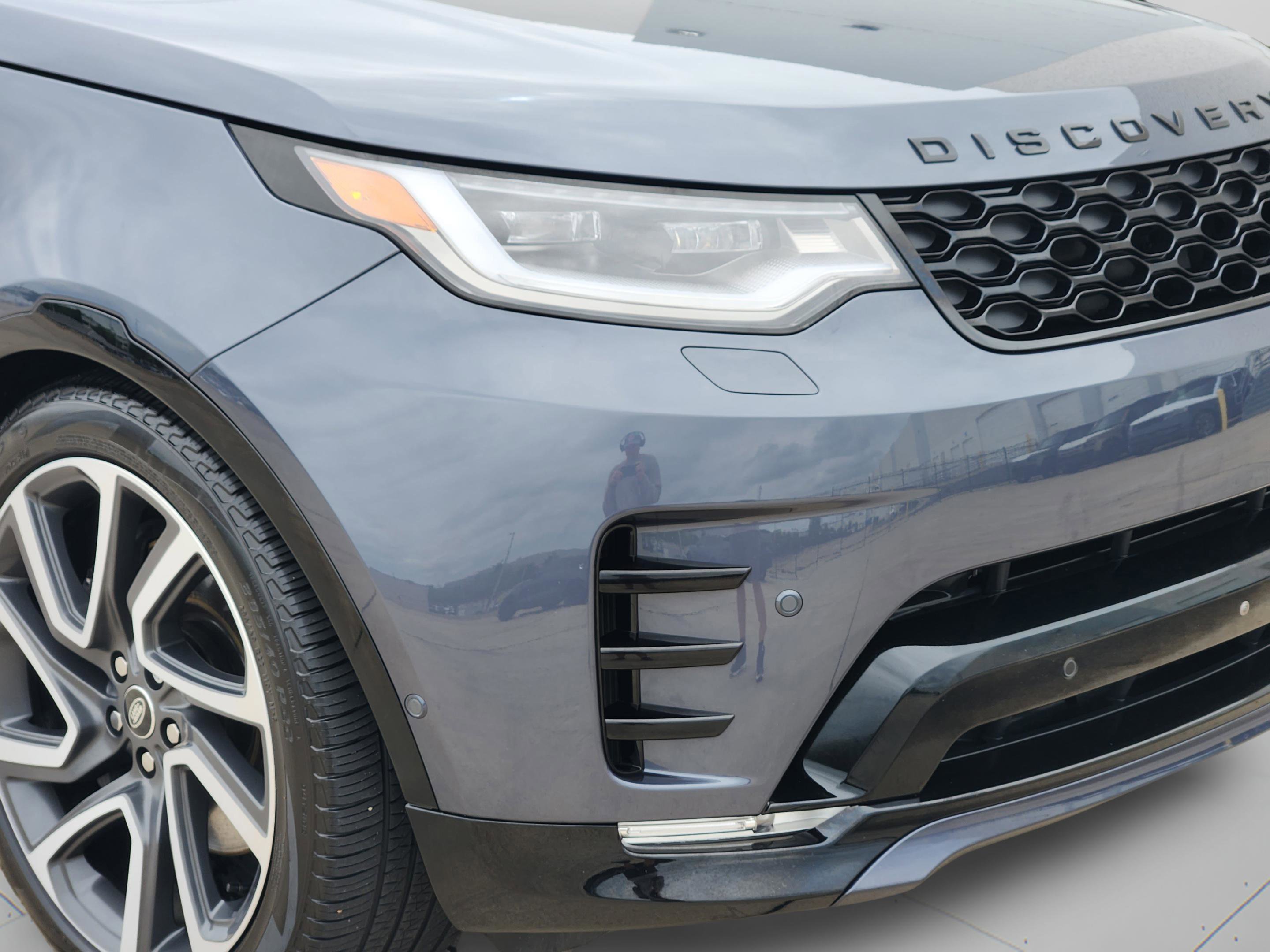 Certified 2025 Land Rover Discovery Dynamic SE AWD/4WD image 31
