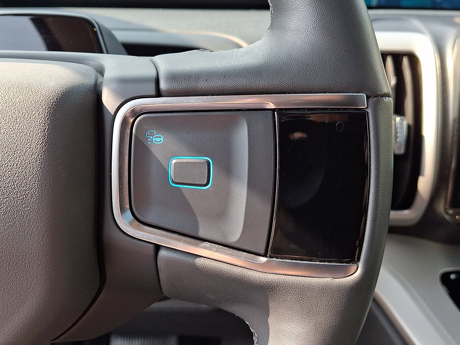 Certified 2025 Ford Expedition Active AWD/4WD image 24
