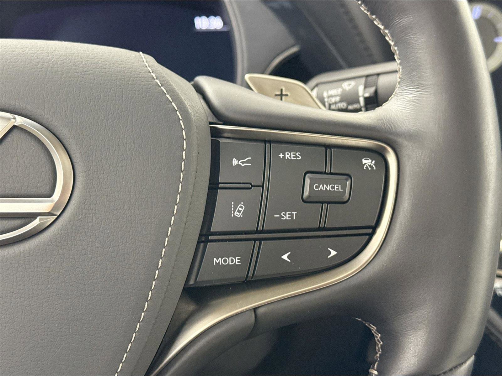 Used 2022 Lexus LS 500 RWD image 20