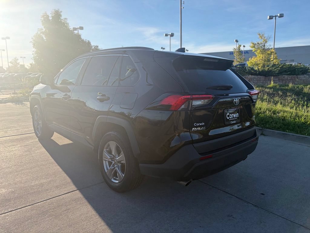 Used 2025 Toyota RAV4 XLE AWD/4WD image 3