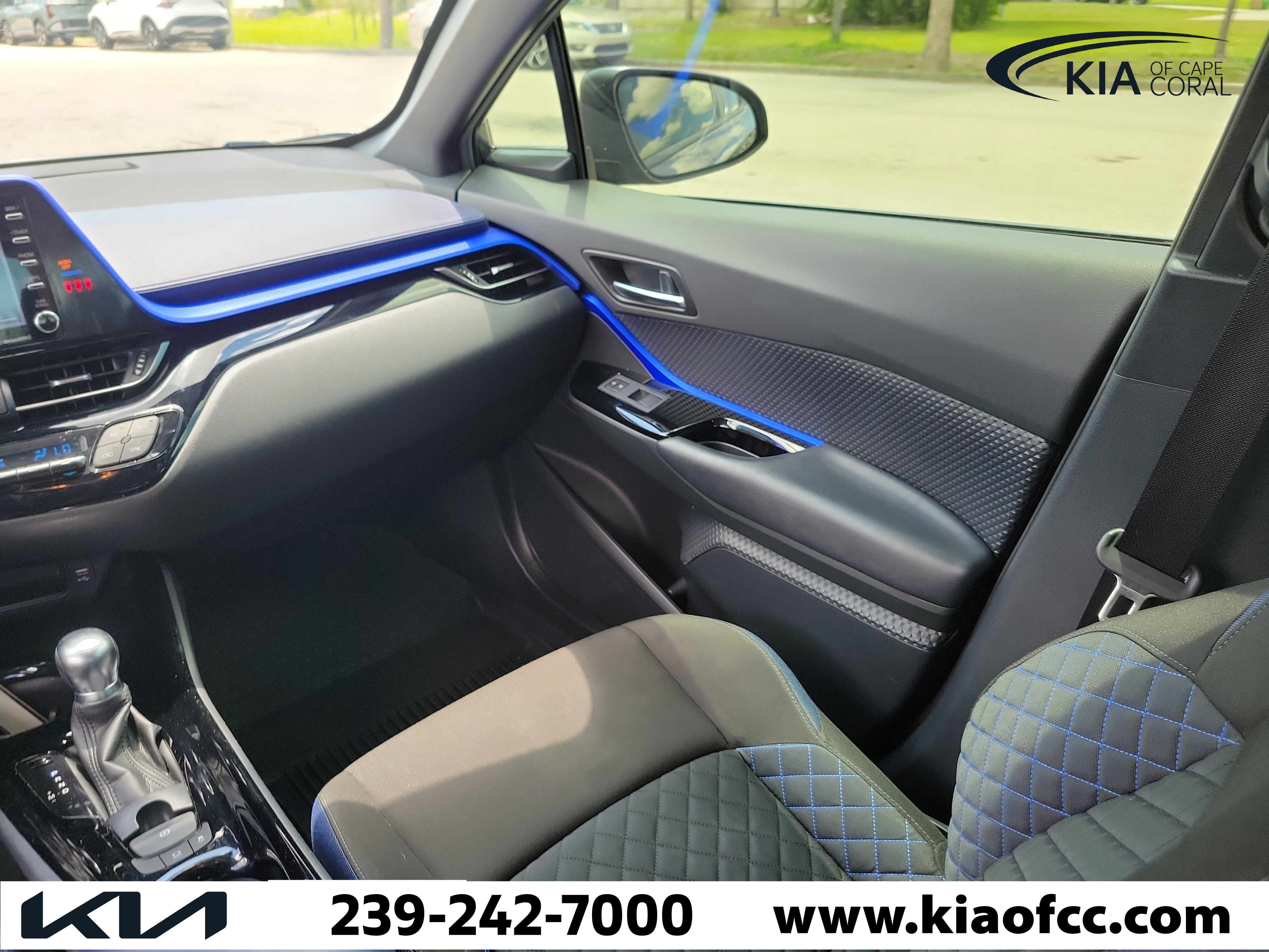 Used 2020 Toyota C-HR XLE FWD image 17