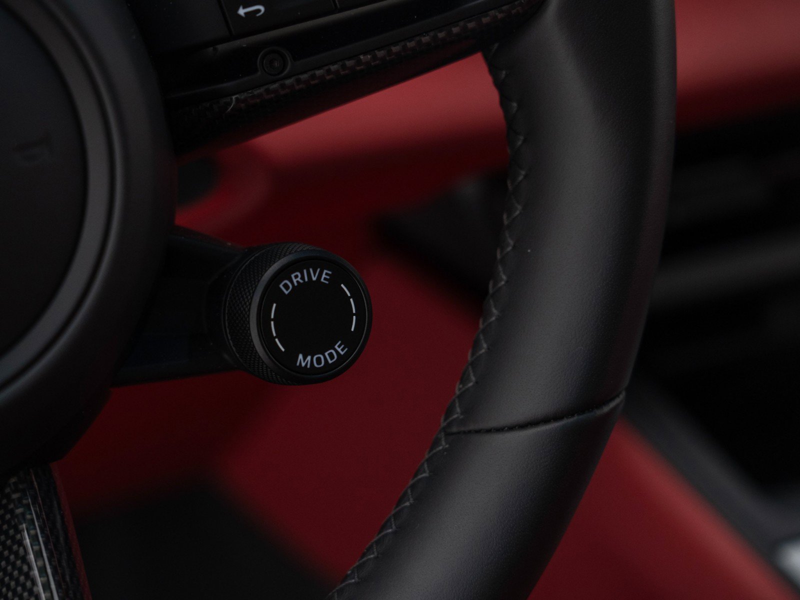 Certified 2026 Porsche Macan GTS Electric image 28