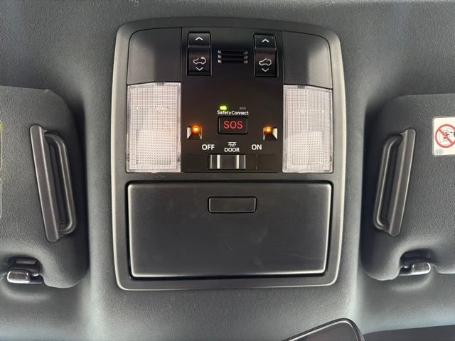 Used 2021 Lexus GX 460 Premium w/ Premium Package AWD/4WD image 32