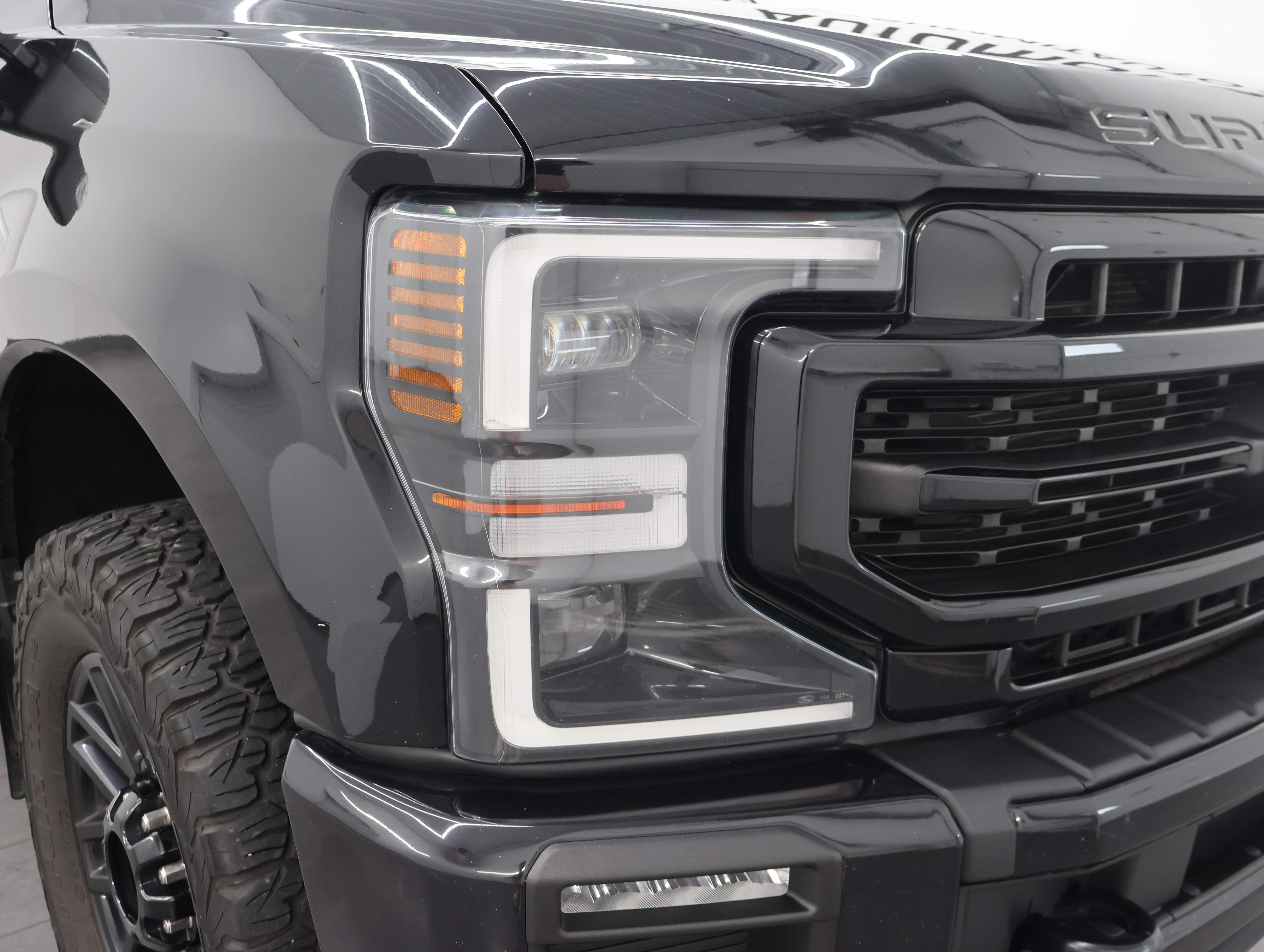 Used 2022 Ford F250 Lariat w/ Black Appearance Package AWD/4WD image 23