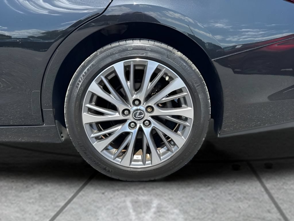 Used 2019 Lexus ES 350 w/ Premium Package FWD image 31