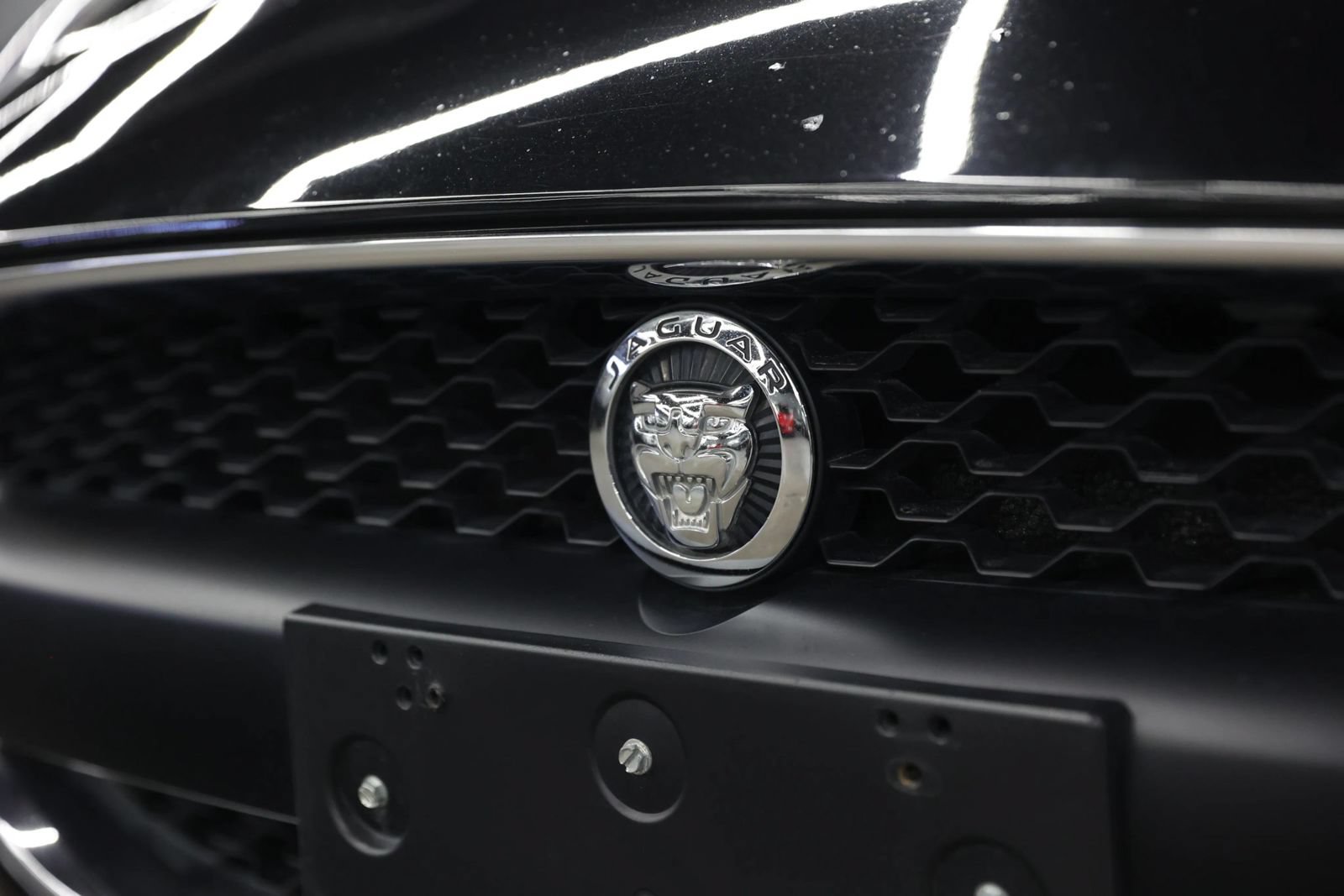 Used 2014 Jaguar F-TYPE Convertible RWD image 9