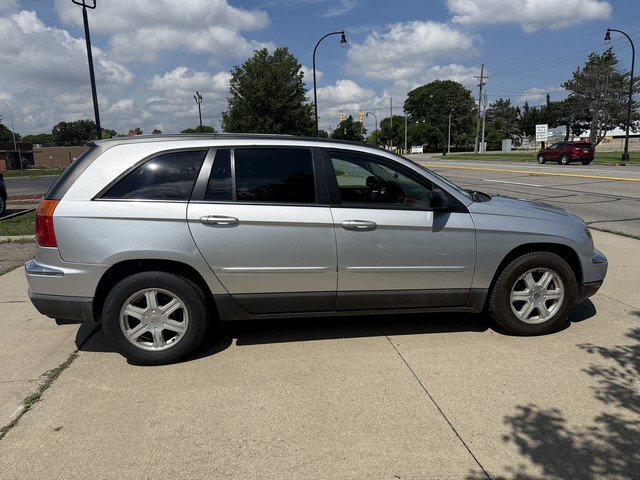 Used 2006 Chrysler Pacifica Touring FWD image 4