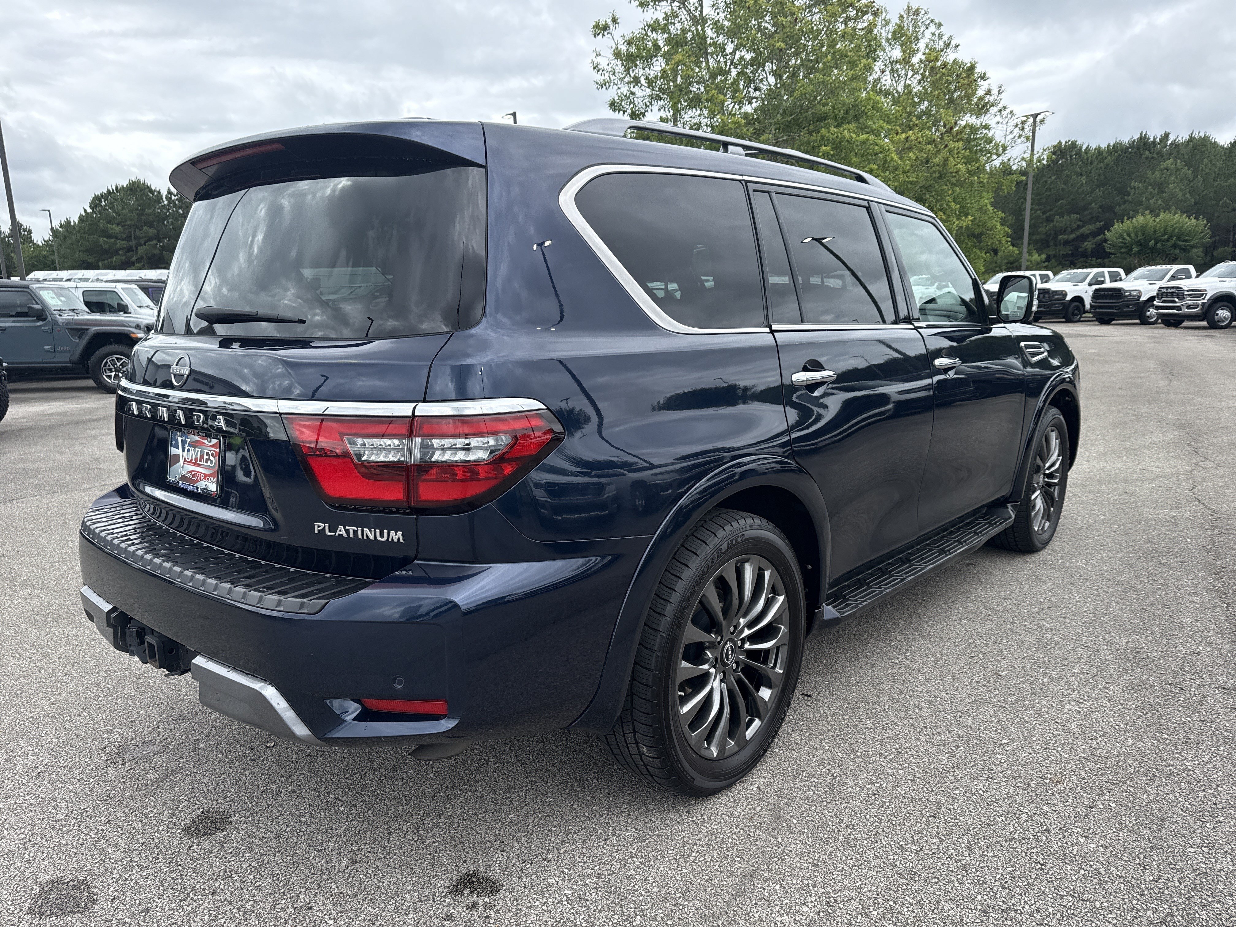 Used 2023 Nissan Armada Platinum w/ Captain's Chairs Package AWD/4WD image 7